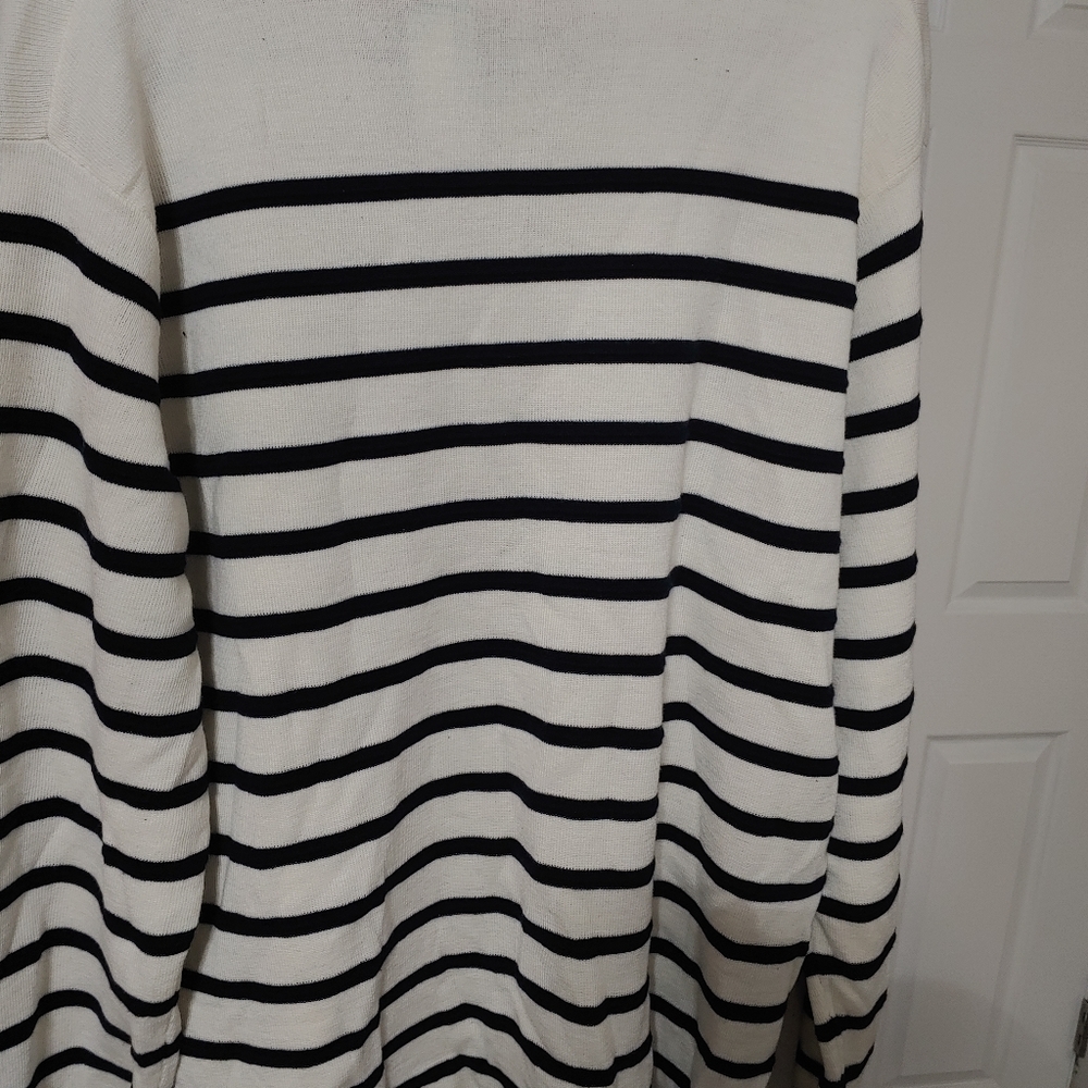 Sweater - Picture 6 of 10